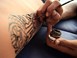 ΚΕΠΚΑ: «Όχι» στα τατουάζ από μαύρη χέννα